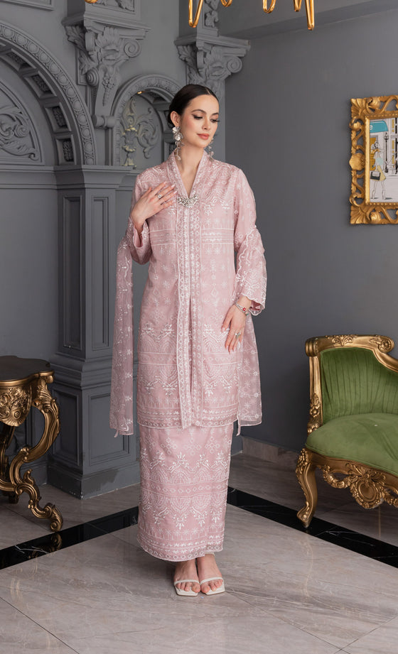 Grandeur Kebaya in Misty Pink