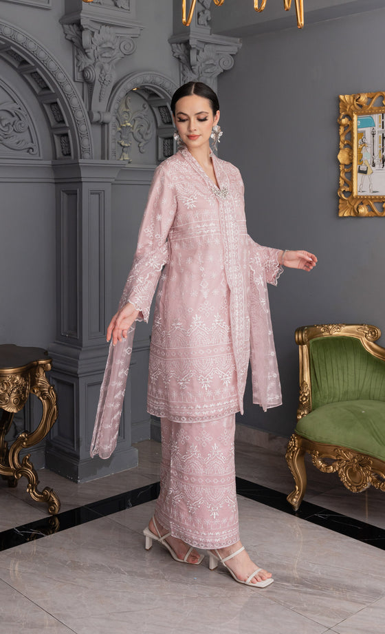 Grandeur Kebaya in Misty Pink