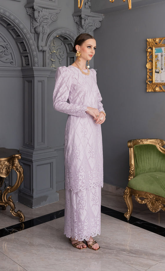 Finesse Kurung in Pale Lilac