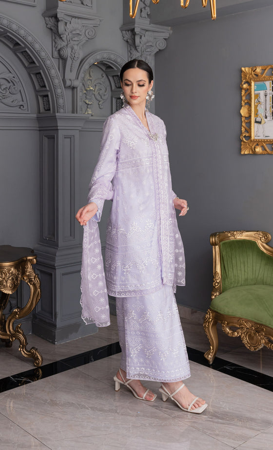 Grandeur Kebaya in Pale Lilac