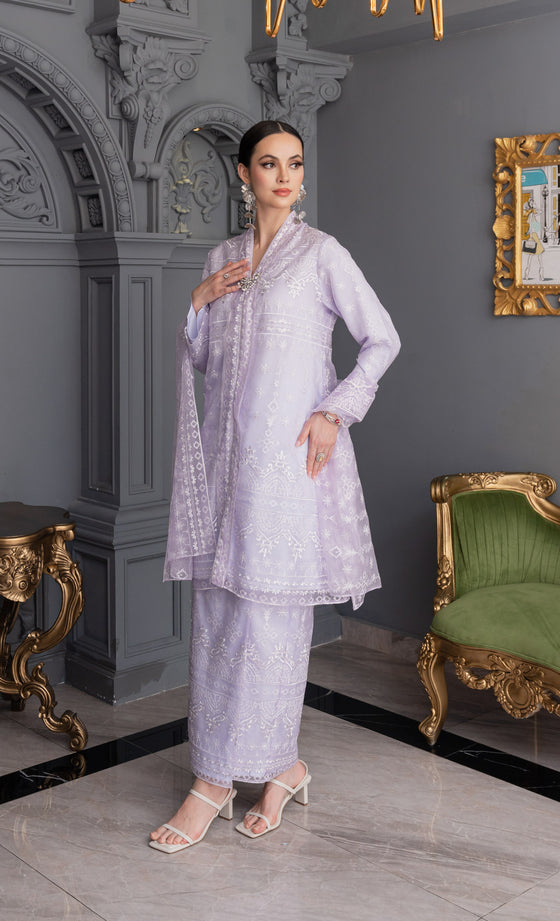 Grandeur Kebaya in Pale Lilac