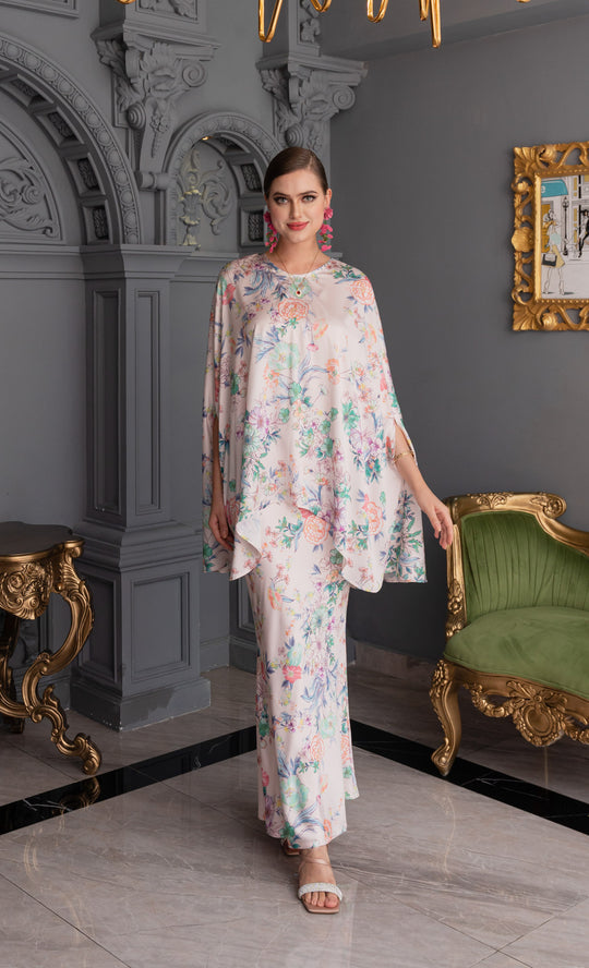 Floweret Kurung in Cream Pink