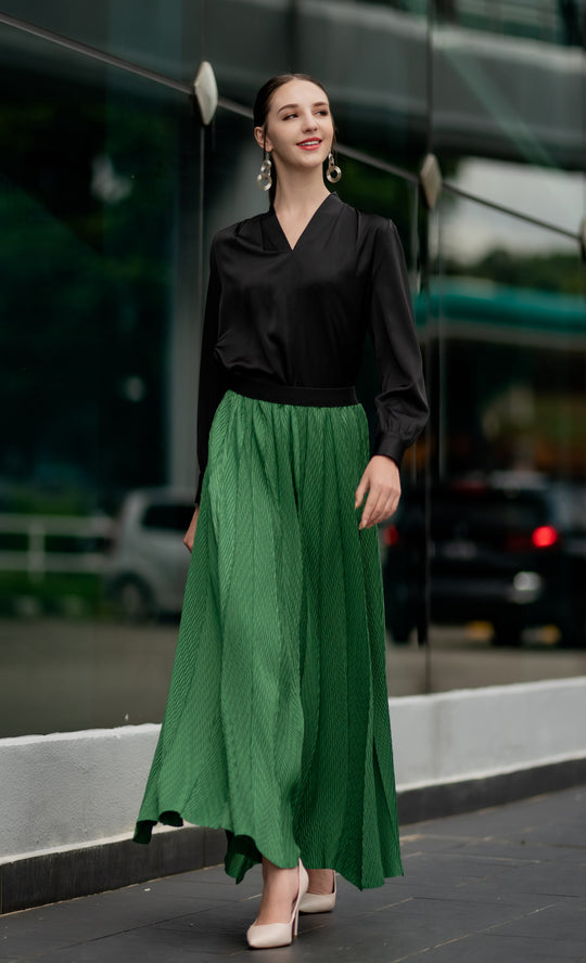 Miss Plush Skirt in Medium Green