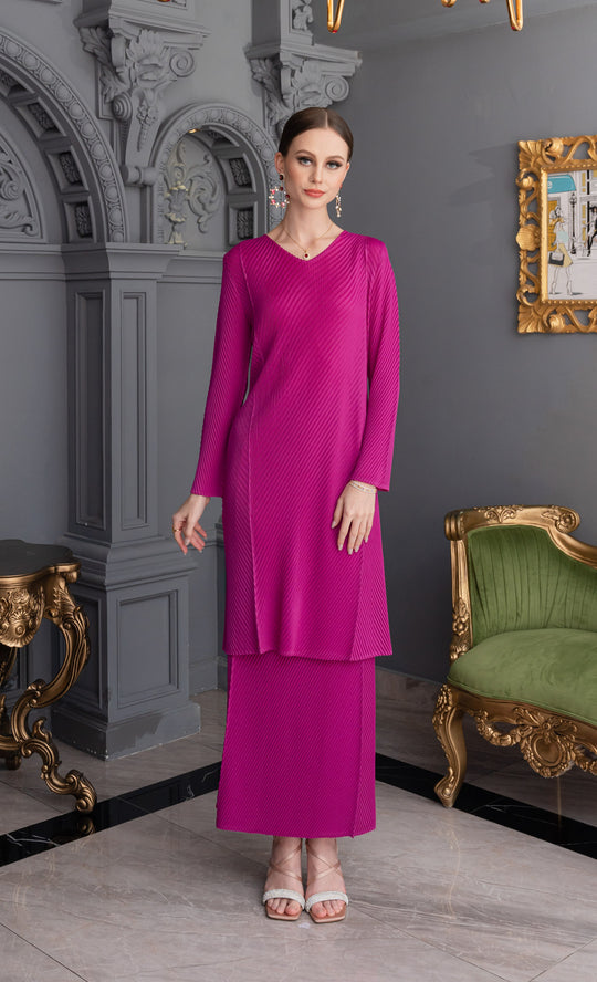 Miss Classy Kurung in Plissè Viola Purple