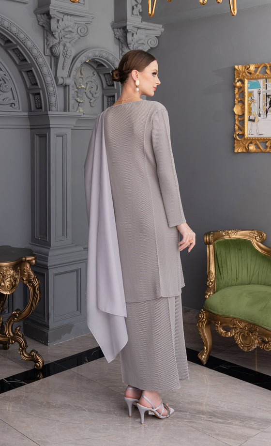 Miss Classy Kurung in Plissè Grey