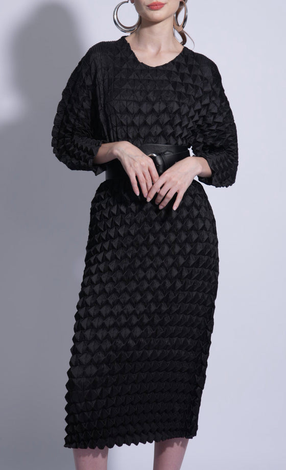 Miss Dynamic Dress in Jet Black