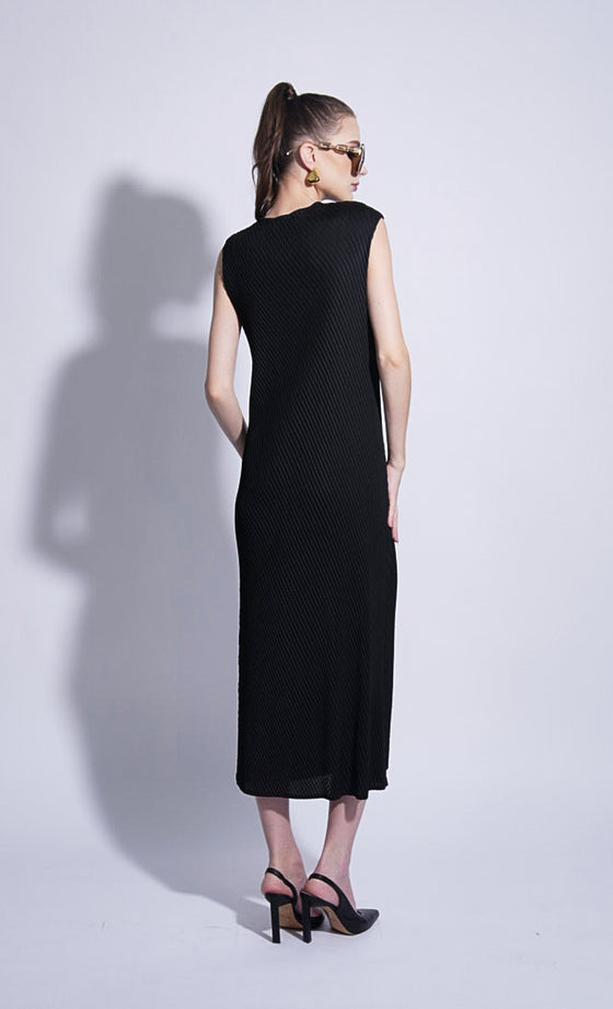 Miss Elevate Dress in Jet Black