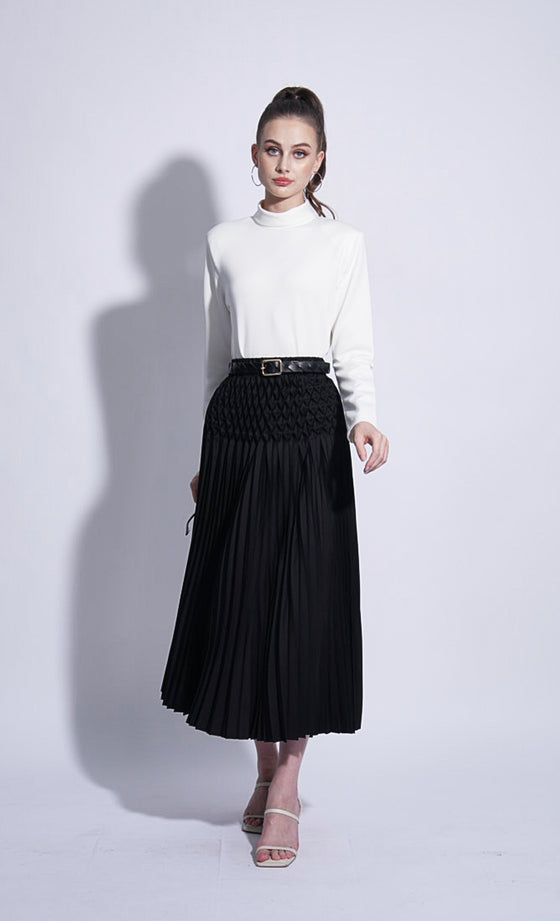 Miss Eminent Skirt in Jet Black