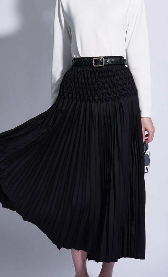 Miss Eminent Skirt in Jet Black