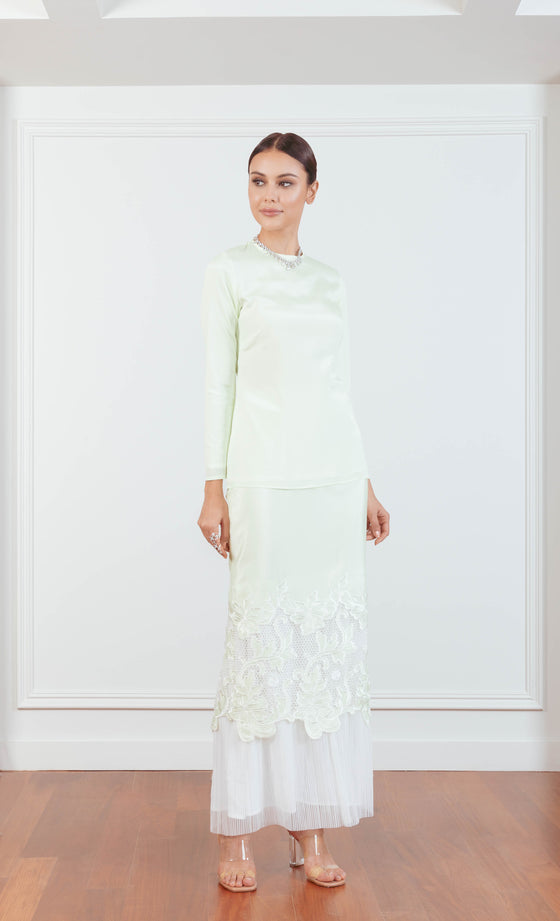Refresh Embroidery Kurung 2.0 in Lime Green