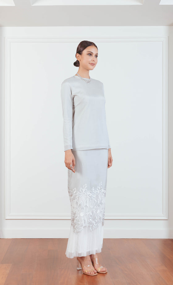 Refresh Embroidery Kurung 2.0 in Grey