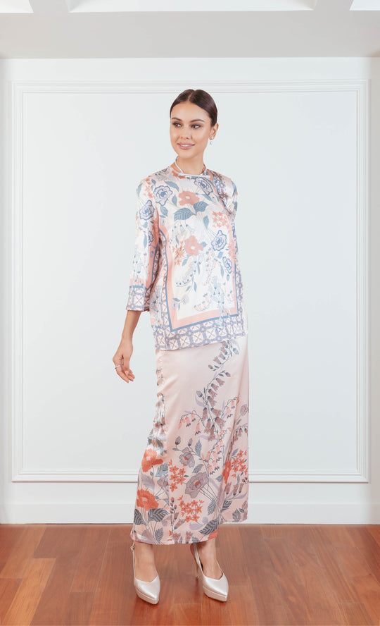 Lockdown Kurung in Peach