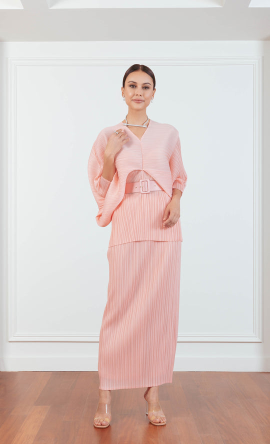 Miss Liberty Kurung in Peach