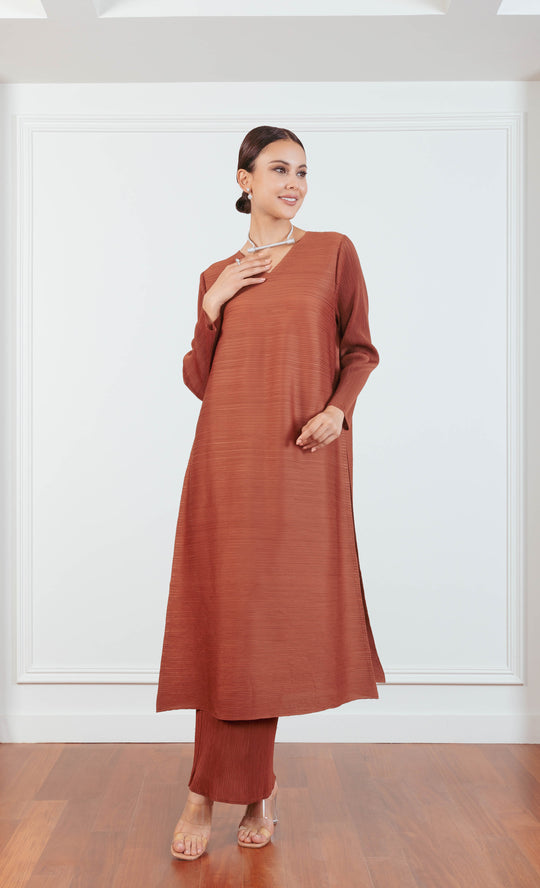 Miss Classy Kurung in Brown