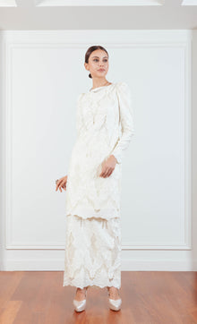  Poise Kurung in Marshmallow