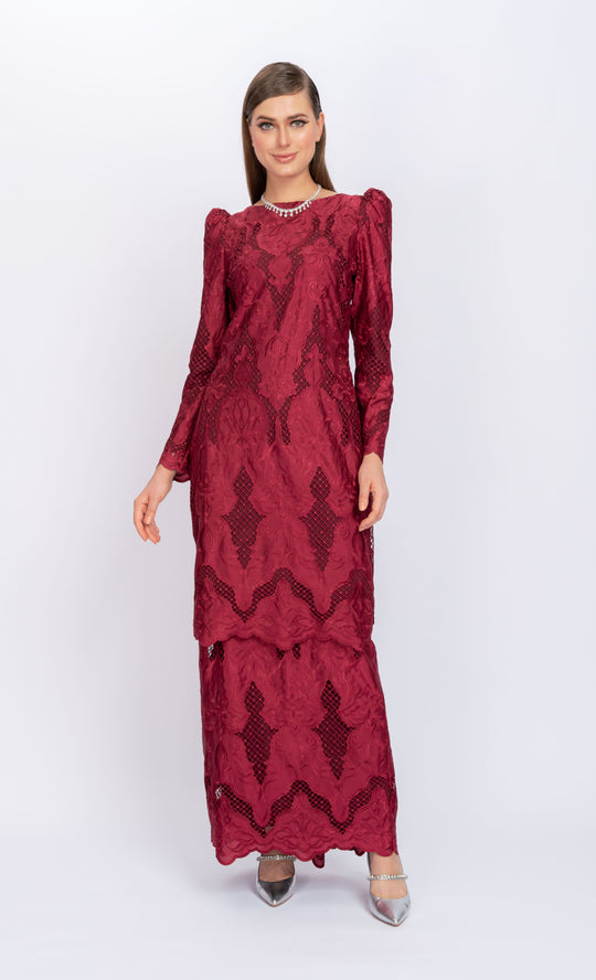 Poise Kurung in Maroon