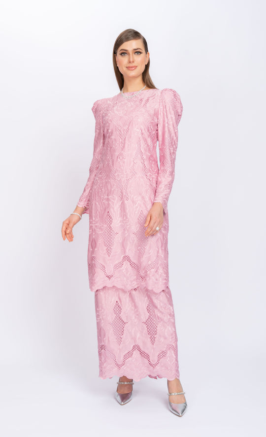 Poise Kurung in Pink