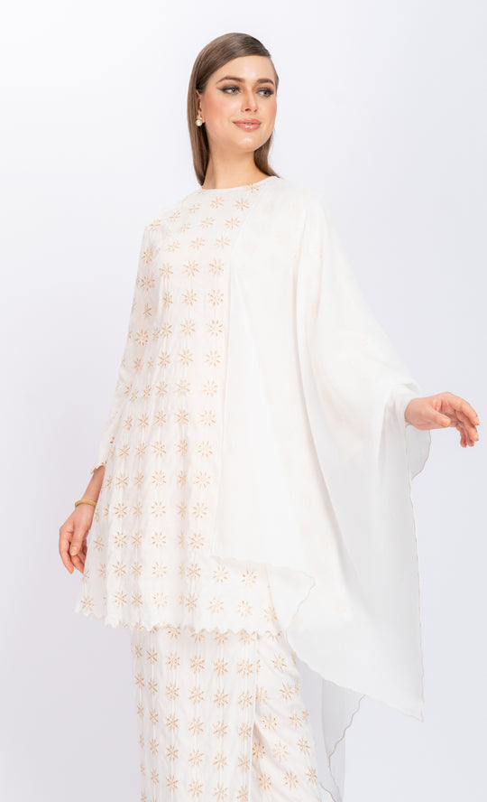 Larney Embroidery Shawl in Ivory