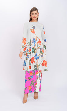  Batik Kurung in White