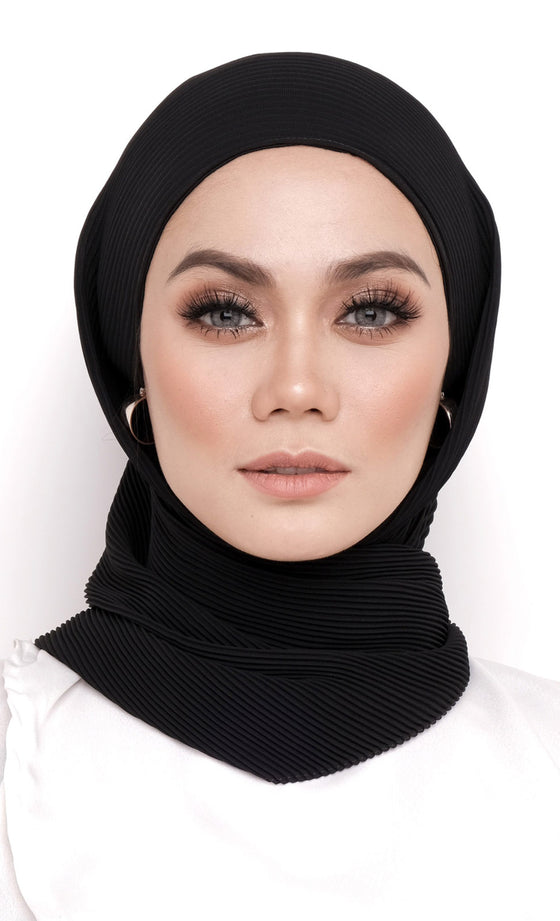 Instant Hijab Tamara Pleats Edition In Black