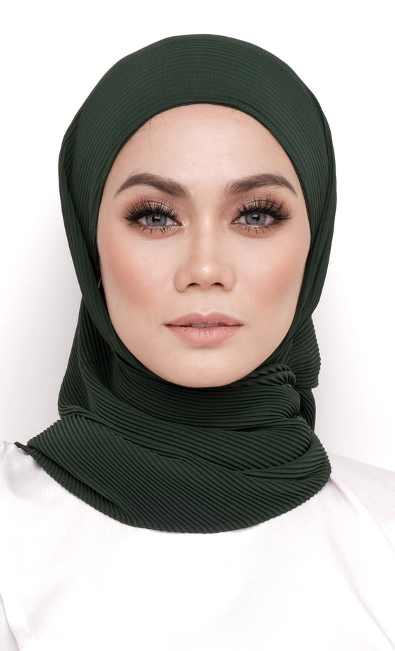 Instant Hijab Tamara Pleats Edition In Forest Green