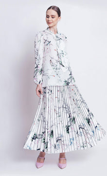  Laura Bow Top in White and Green