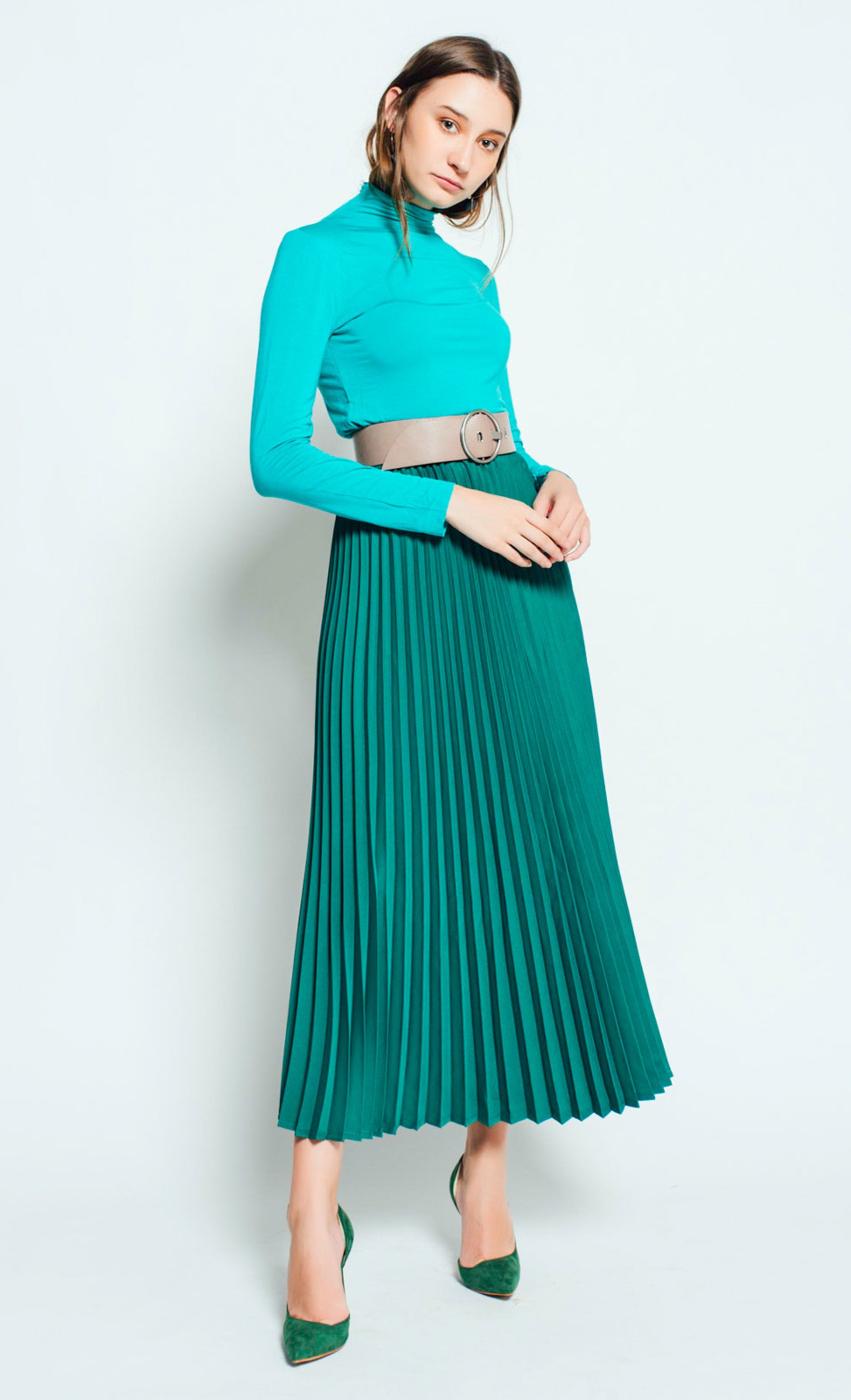 Emerald green pleated skirt best sale