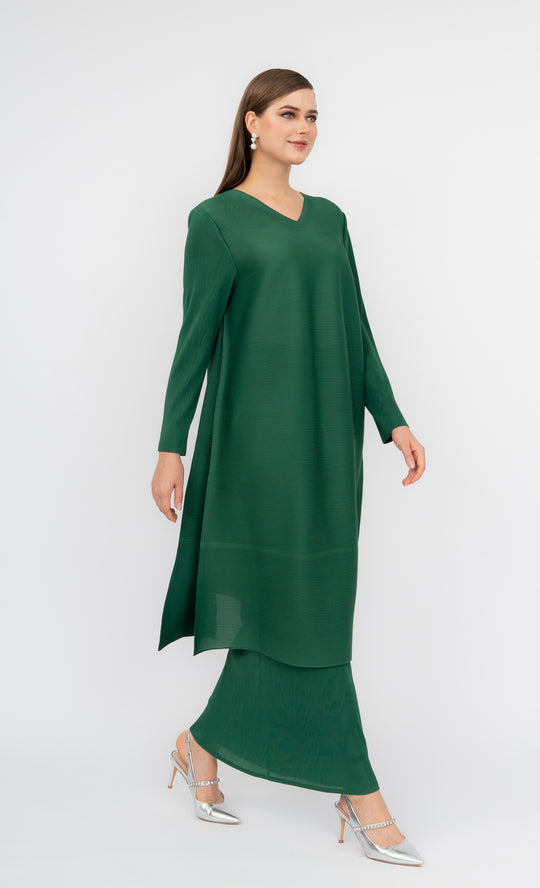 Miss Classy Kurung  in Green Bee