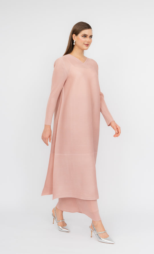 Miss Classy Kurung in Blush Pink