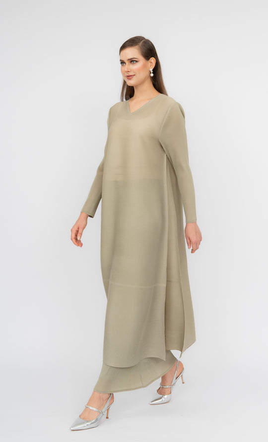 Miss Classy Kurung in Tender Green