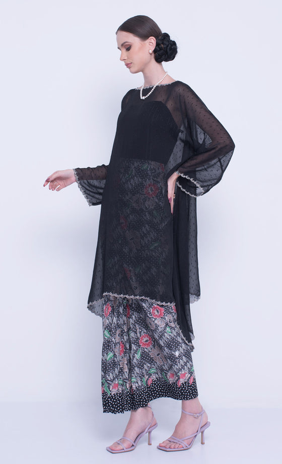 Rejoice Embroidery Kurung in Black