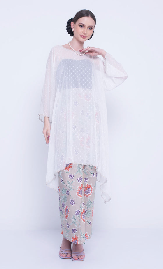 Rejoice Embroidery Kurung in White