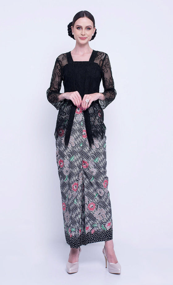 Relive Lace Kebaya in Black