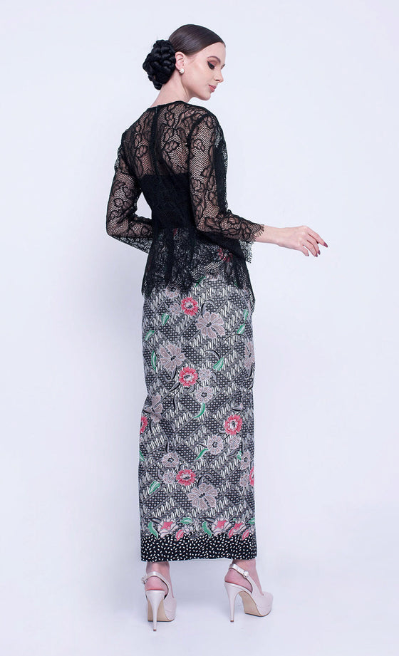 Relive Lace Kebaya in Black