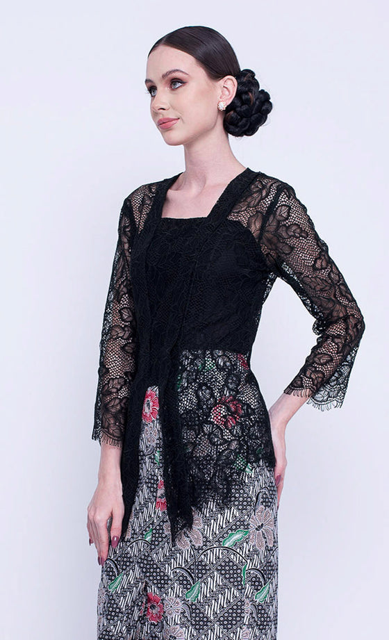 Relive Lace Kebaya in Black