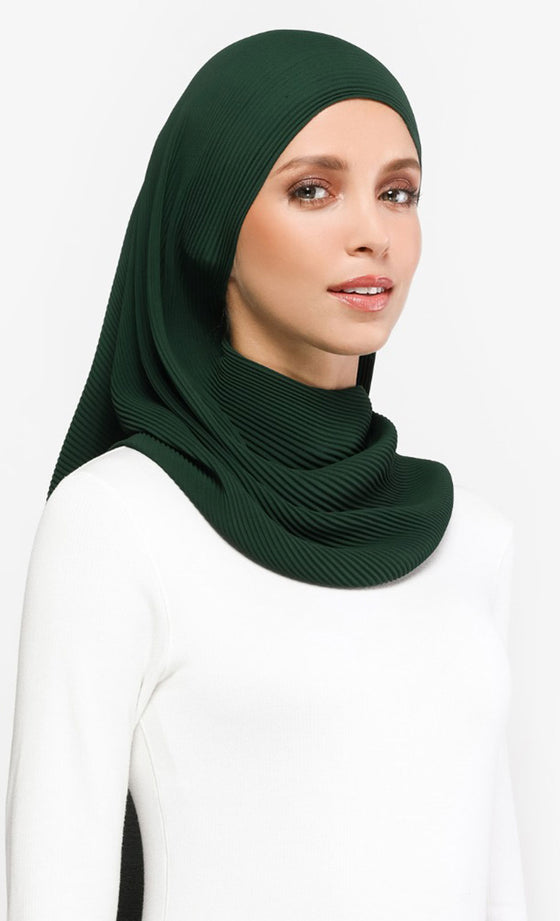 Sofia Triangle Pleated Scarf in Forest Green