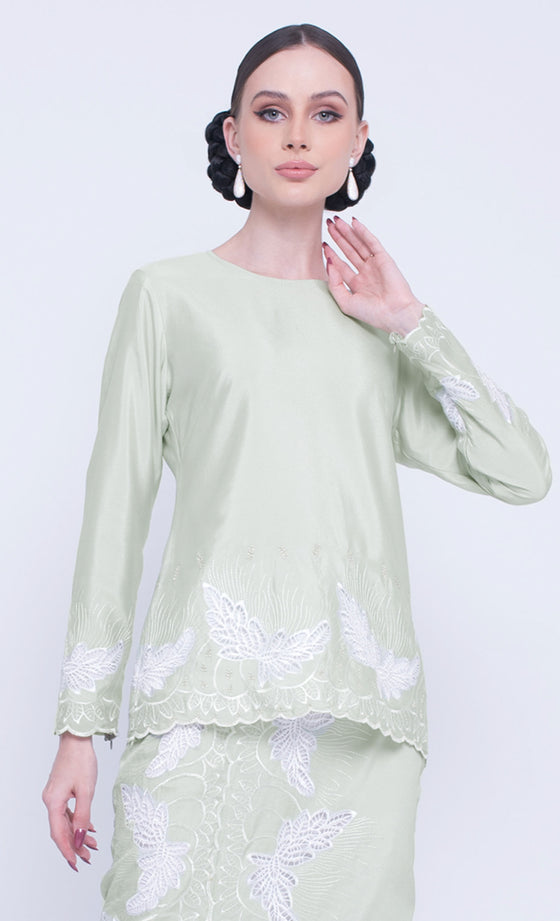 Vaccine Embroidery Kurung in Green