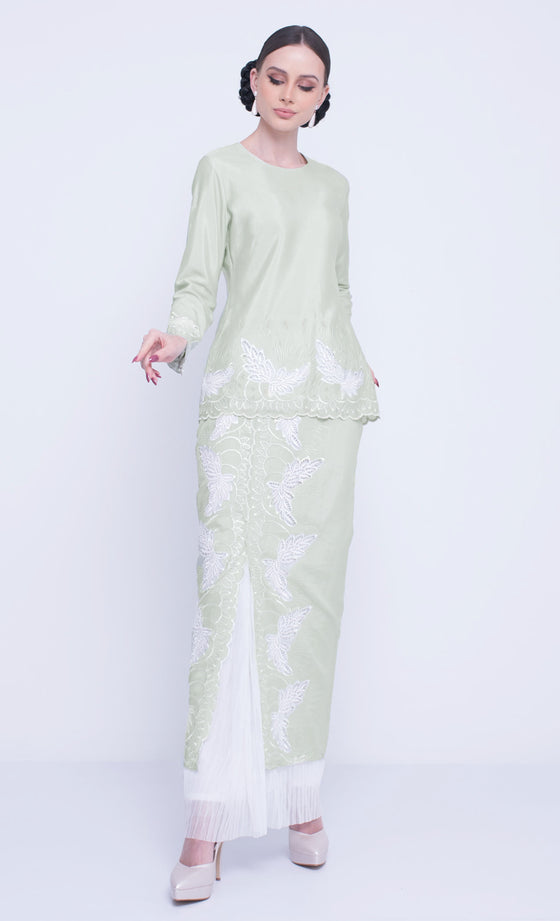 Vaccine Embroidery Kurung in Green