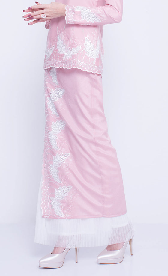 Vaccine Embroidery Kurung in Pink