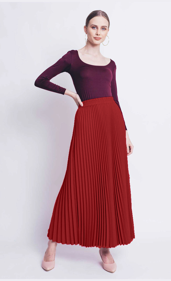 Olivia Pleated Skirt in Red