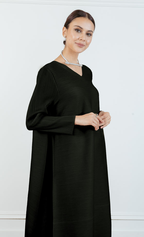 Miss Classy Kurung  in Black