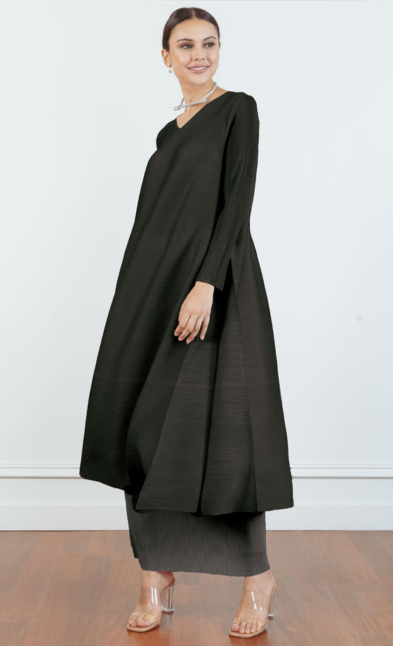 Miss Classy Kurung  in Black